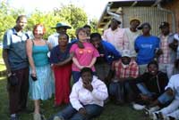 Dyma ni ar ôl gorffen y gwaith addurno!