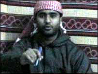 O militante no vídeo, identificado pela Al-Jazeera como Mohammad Sidique Khan