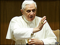 پاپ بندیکت شانزدهم، رهبر کاتولیک های جهان