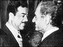 شاه در ديدار با صدام حسين