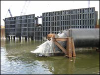 O governo americano está reconstruindo os diques para evitar novas enchentes em Nova Orleans