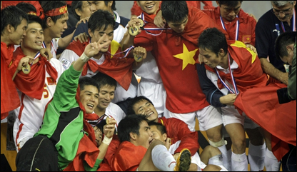 Đội tuyển Việt Nam ăn mừng chiến thắng