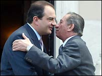 Yunanistan Başbakanı Kostas Karamanlis ve Kıbrıs Cumhurbaşkanı Tassos Papadopulos