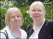 亲姐妹老二琳达·肯尼和老三多润·汤马斯