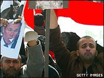 Protesto em Bagdá, no Iraque, contra os ataques israelenses na Faixa de Gaza