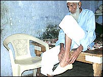 हबीब मियाँ हज पर जाने की तैयारी में हैं