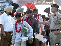 انڈین مچھرے واہگہ باڈر پر