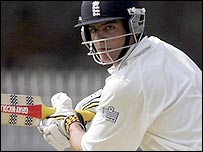 کک پہلا ٹیسٹ کھیل رہے  ہیں