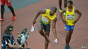 Álex Quiñónez y Usain Bolt