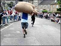 View from Sam Arrowsmith's woolsack cam as he races in Tetbury again current World Champion Pete Roberts.