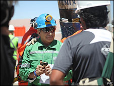Omar Reygadas al momento de salir de la cápusla Fénix 2R