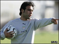 مهدی مهدوی کيا به دليل فشردگی بازيهای هامبورگ ترجيح می دهد به ايران نيايد