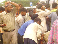 लाठीचार्ज