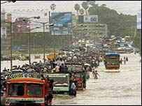 Autoridades na Índia temem altos índices de transmissão de doenças