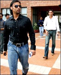 शोएब अख़्तर और मोहम्मद आसिफ़