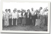 Y 'pererinion' ar ben yr Epynt