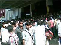 रेलवे स्टेशन पर आंदोलनकारी छात्र (फ़ाइल फ़ोटो)