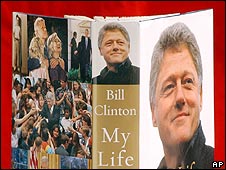 Cuốn sách My Life của Bill Clinton giúp tăng thu nhập đáng kể cho gia đình