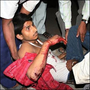 धमाकों से दहला वाराणसी