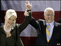 Vợ chồng ông McCain