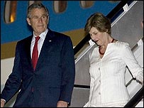 George W. Bush e esposa desembarcam em Mérida