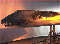 展出的电影“Die Another Day”（《谁与争锋》或译《择日再死》）中道具