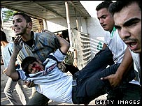 انتقال يک نوجوان مجروح در بيت حانون