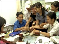 Quyên tiền ở báo Tuổi Trẻ