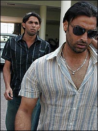 شعیب اور آصف