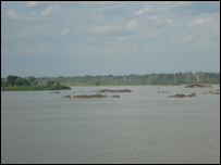 Encontro entre os rios Mamoré (Brasil) e Beni (Bolívia), onde nasce o rio Madeira