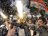 हरियाणा के नतीजों से ख़ुश कांग्रेसी कार्यकर्ता