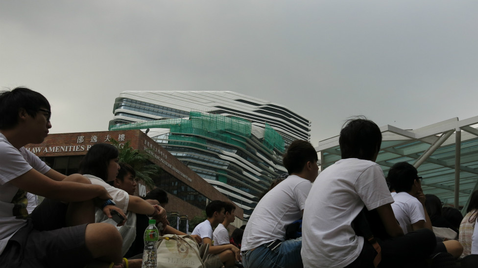 理工大學學生在陰天下舉行罷課誓師大會（BBC中文網記者葉靖斯攝22/9/2014）