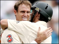 हेडन और एडम गिलक्रिस्ट