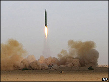 Trong tuần, Iran đã tiến hành một loạt các vụ thử tên lửa ở khu vực sa mạc.