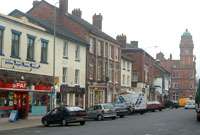 Prif Stryd y Drenewydd