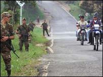 Patrulhas militares são constantes na Colômbia