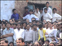 सिवान में बीबीसी हिंदी के कारवाँ में भारी भीड़ जुटी