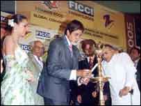 لارا دتہ، امیتابھ