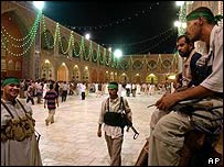 नजफ़ में सैनिक