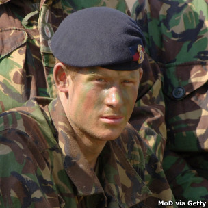 哈里王子戎裝照