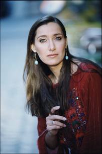 نيلوفر پذيرا