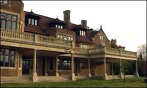 پاکستان کی سابق وزیر اعظم  بینظیر بھٹو