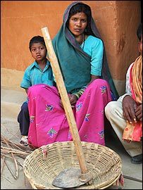 सोनभद्र की एक महिला मजदूर