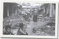 Stryd ar Phuket wedi'r difrod