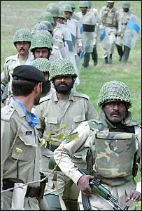 پاکستانی پیرا ملٹری فورسز