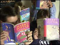 Kids reading Harry Potter books