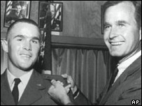 Hai cha con ông Bush