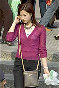 جوانان از موبایل به عنوان وسیله ای برای برنامه ریزی استفاده می کنند