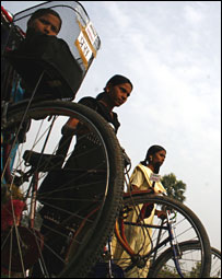 اپن چینل کی رپورٹر کام پر