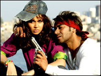 निशा कोठारी और अजय देवगन